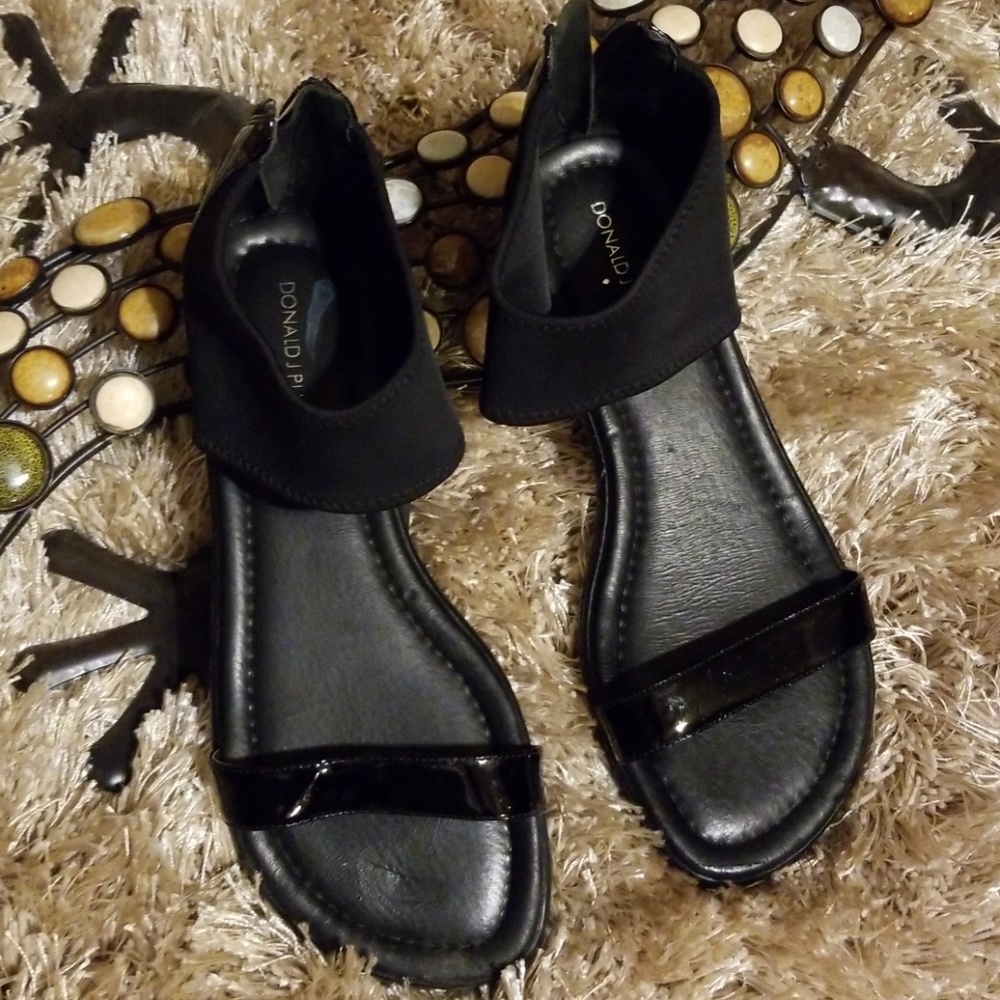 Donald Pliner Gelda Sandals